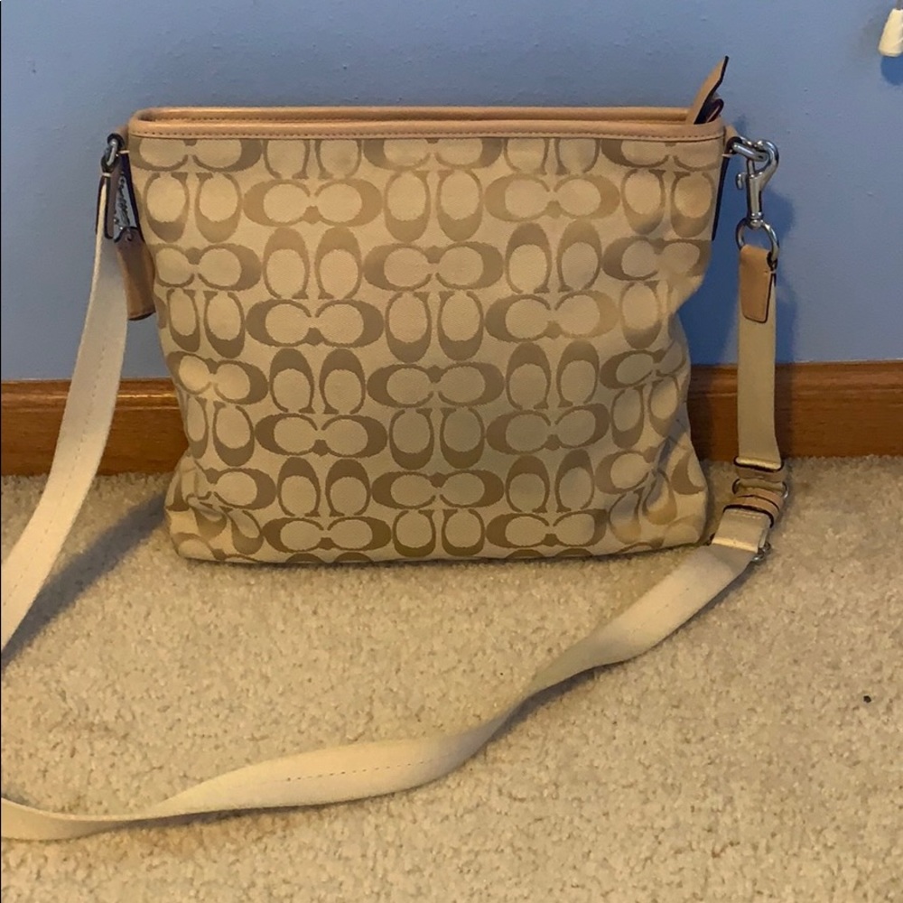 Coach crossbody - Picture 4 of 7